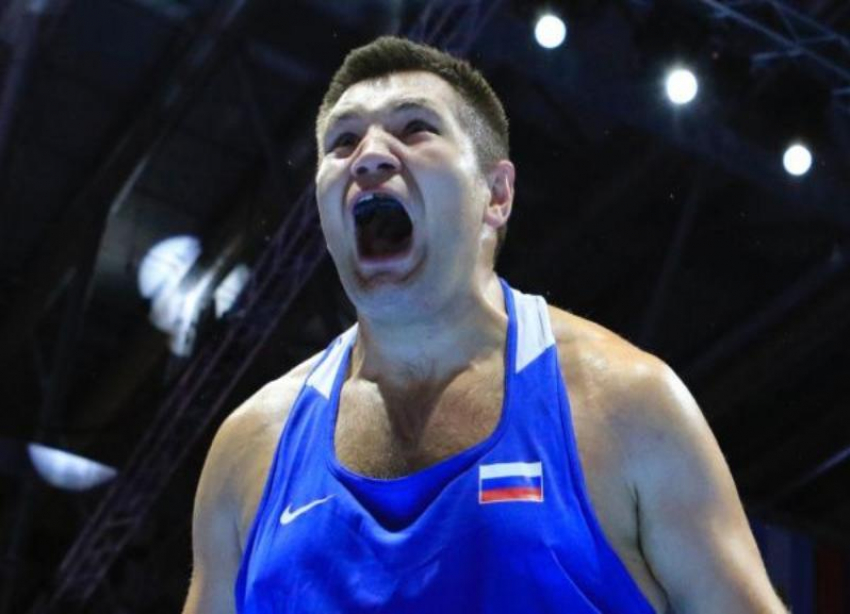 Судьи пересмотрели результаты боя волгоградца и британца и вывели Максима Бабанина в полуфинал ЧМ 