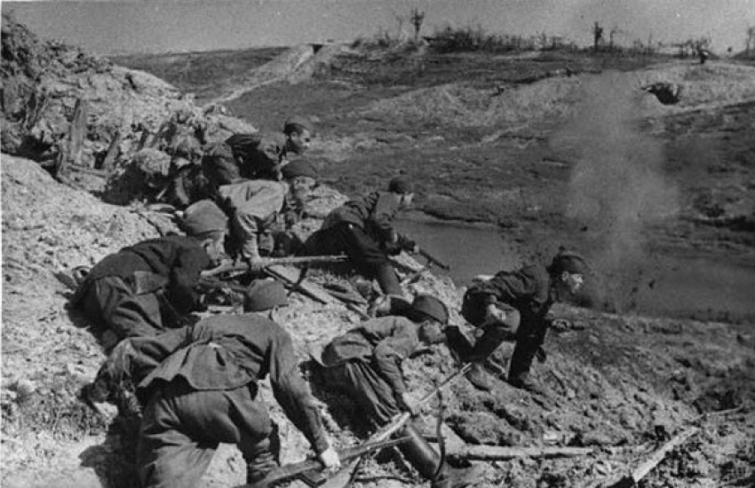 10 августа 1942 года - немцы прорвали фронт под Сталинградом