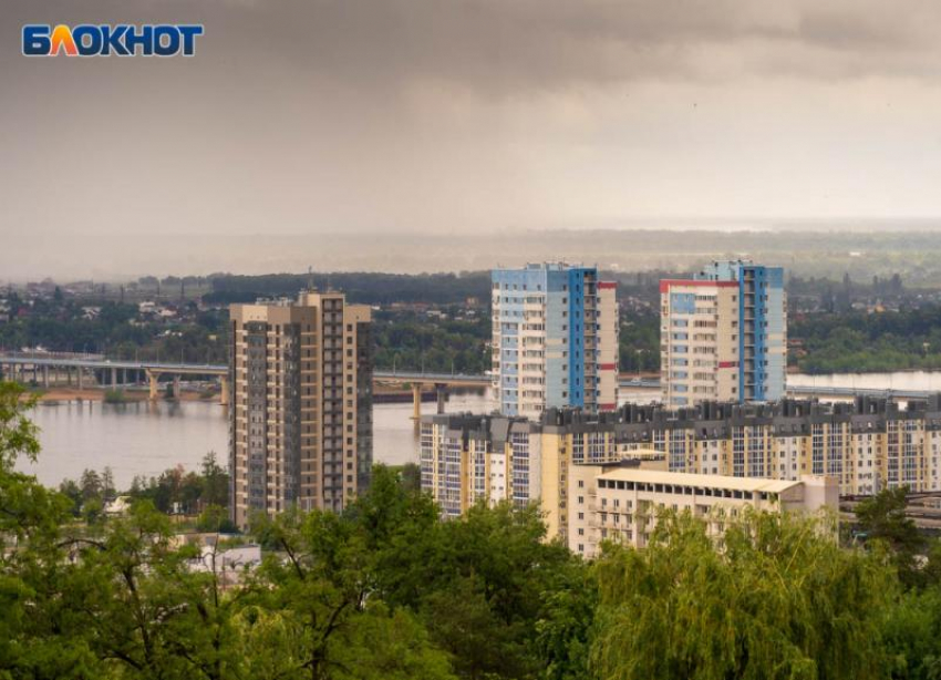 11-летний ребенок выпал с балкона в Волгоградской области