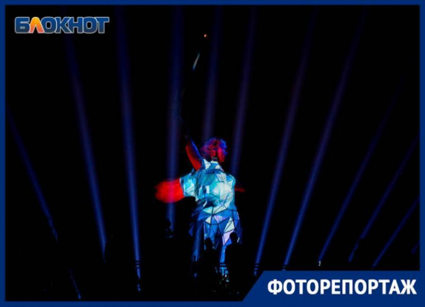 Лазерное шоу на Мамаевом кургане к 9 мая показал волгоградский фотограф