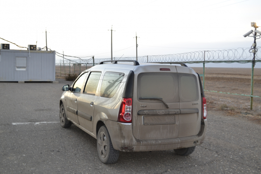 Пограничники в Волгоградской области не дали угнанному автомобилю добраться до Казахстана