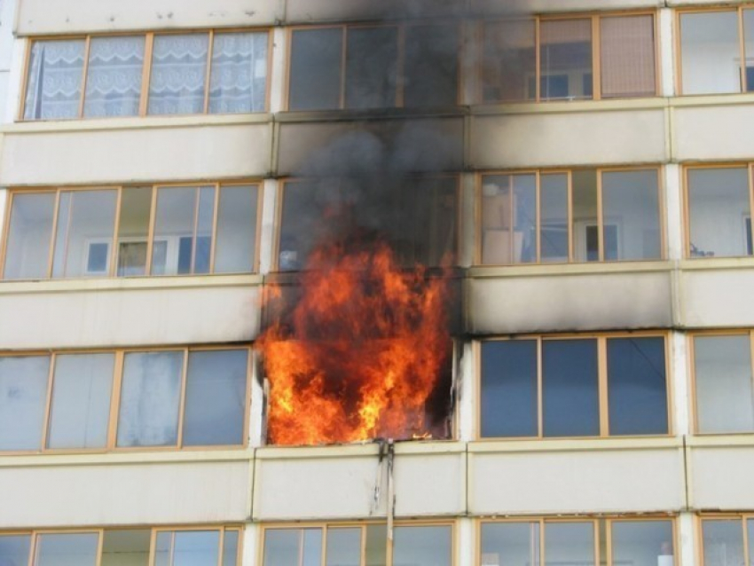 В центре Волгограда горела многоэтажка