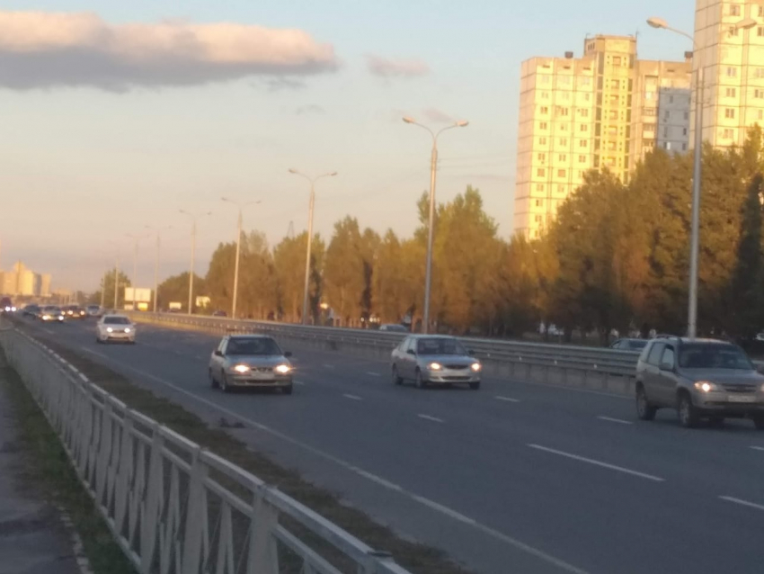 Заделать километры трещин на дорогах в суде требуют от подрядчика в Волгограде