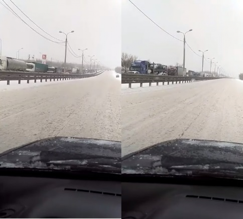 Третья Продольная Волгограда парализована из-за сильного снегопада