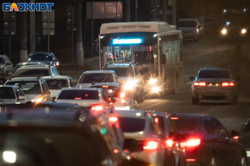 Умный перекресток: в центре Волгограда внедрили новую светофорную схему