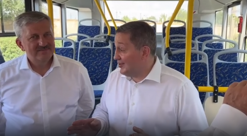 "Только бла-бла и показуха": посадить мэра Марченко в переполненные автобусы просят губернатора