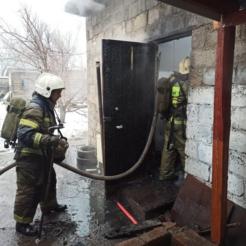 Из вспыхнувшей постройки не выбрался 45-летний житель Волгоградской области