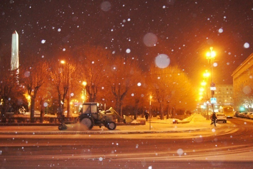 Мэрия Волгограда: «За ночь городские дороги очищены от гололедицы»
