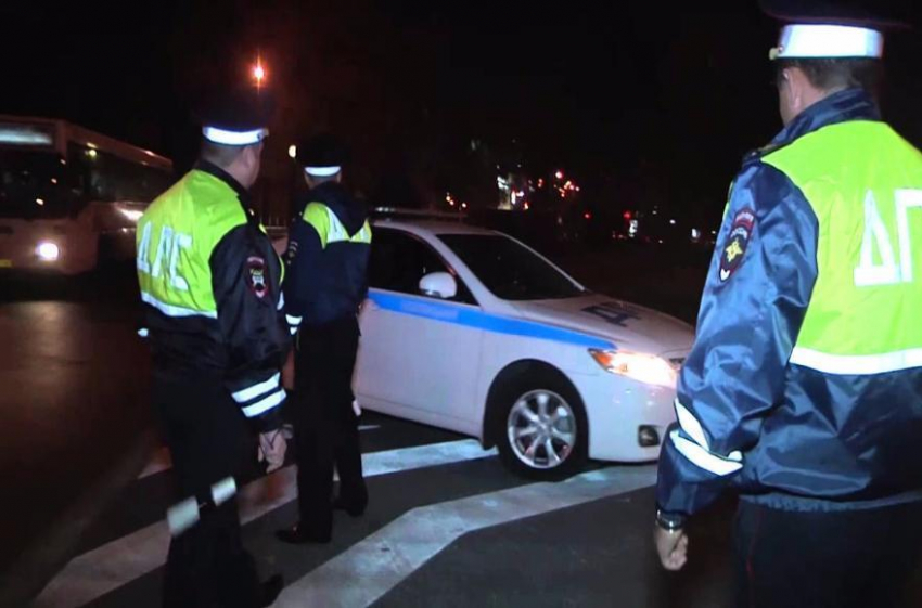 Пьяный волгоградец протаранил два автомобиля полиции