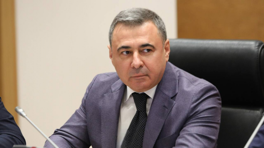 Приросший корнями к облдуме волгоградский депутат стал «круглым отличником»