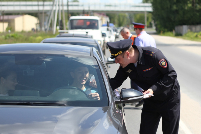 Губернатор «накинул» 10 тысяч к зарплатам полицейских Волгограда и области