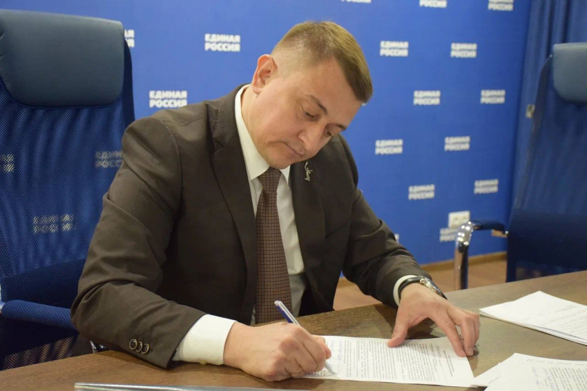 Депутат Андрей Гимбатов решил пойти на новый срок в Госдуме