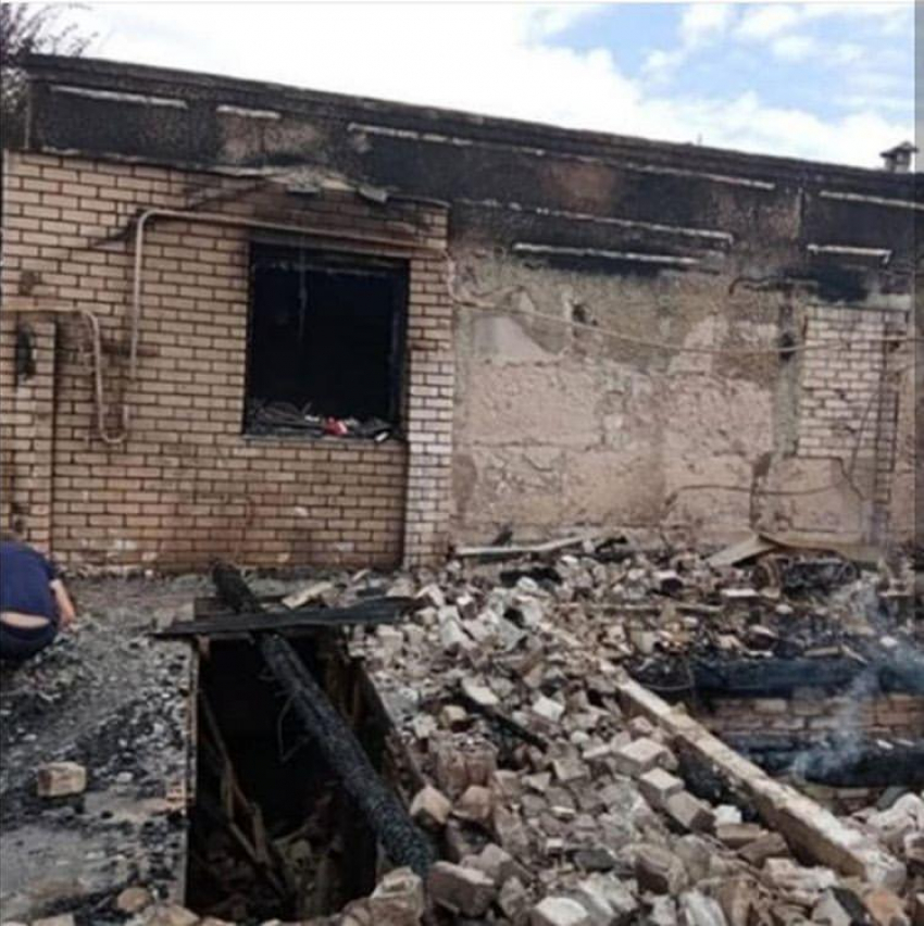 Под Волгоградом многодетная семья с 7 детьми лишилась всего после пожара