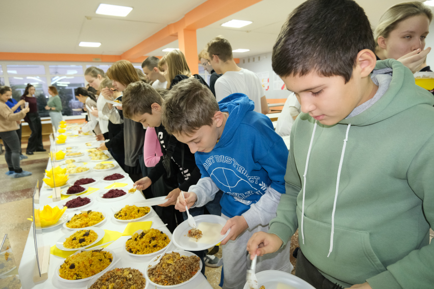 Более 19 тысяч школьников и их родителей высказали свое мнение о школьном питании в Волгограде