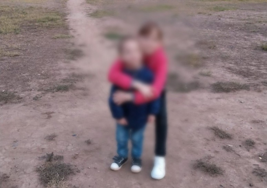 "Передайте матери, что она тварь": сбежавших из-за отчима детей изъяли из семьи в Волгограде