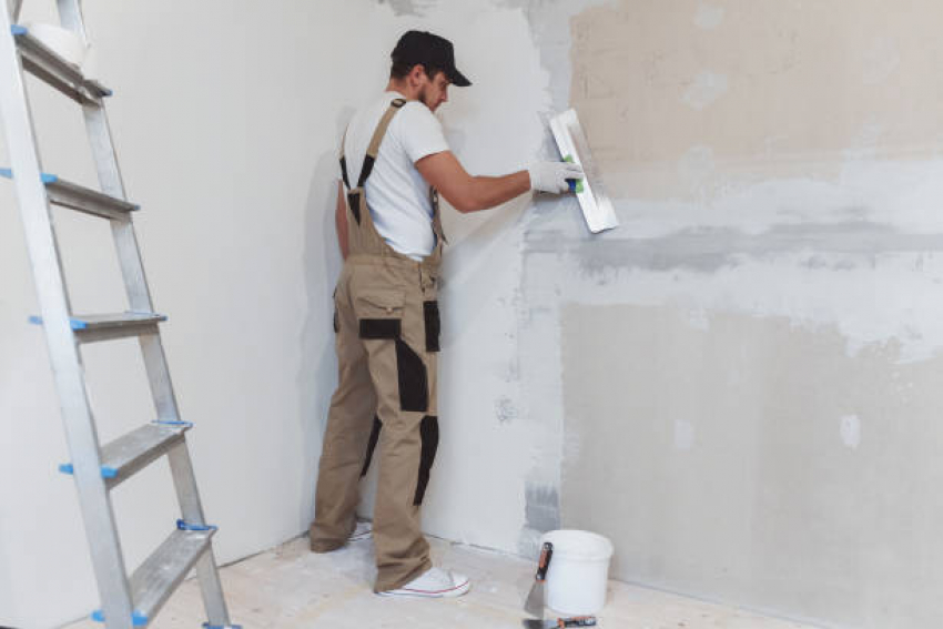 Работа штукатуром-маляром может приносить от 45000 рублей в месяц