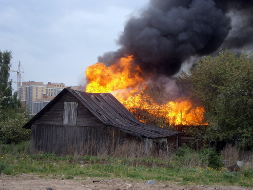 В Среднеахтубинском районе при пожаре в доме погибла 38-летняя женщина