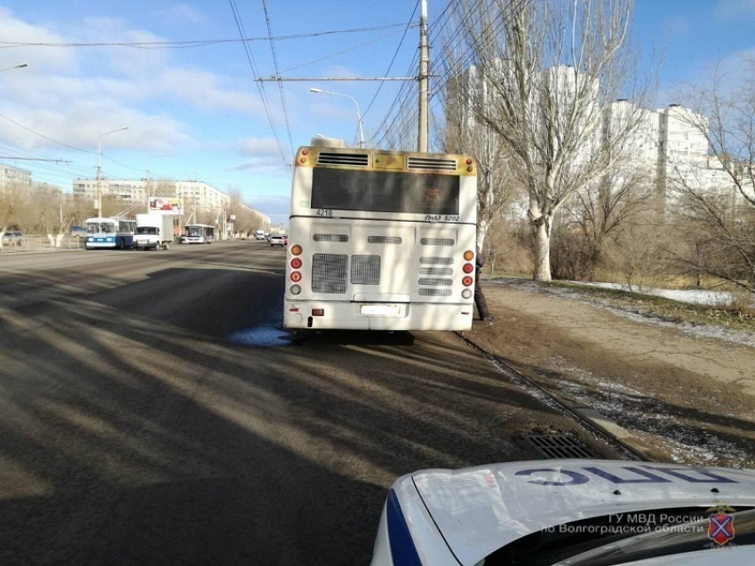Водитель автобуса «Питеравто» отправил в больницу пассажирку на севере Волгограда 