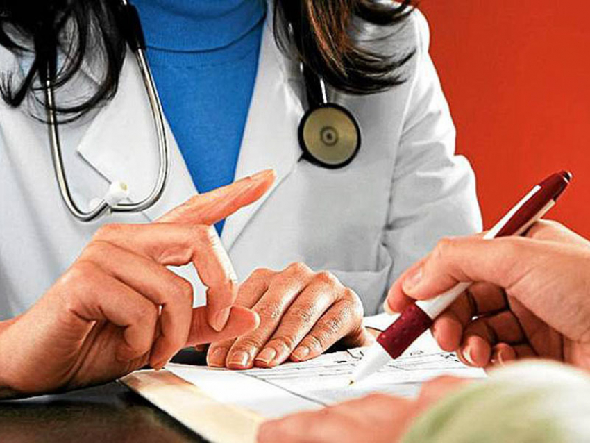 Под Волгоградом врачу грозит восемь лет за фальшивый больничный