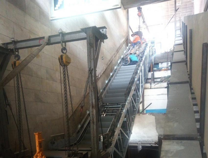 6-метровые эскалаторы устанавливают в центре Волгограда