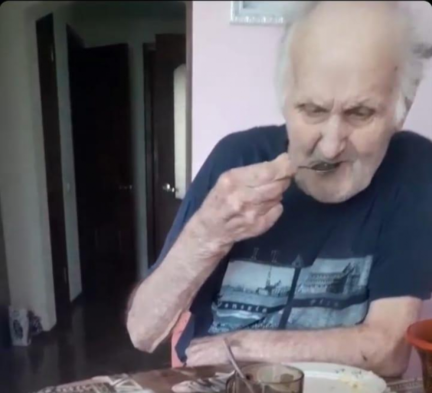 "Он плакал, ему было страшно": 88-летнего ветерана труда из Волжского без предупреждения закрыли в психбольнице