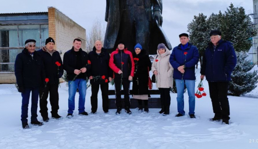 Волгоградские коммунисты символично уехали в Ленинск в день 100-летия смерти Ленина