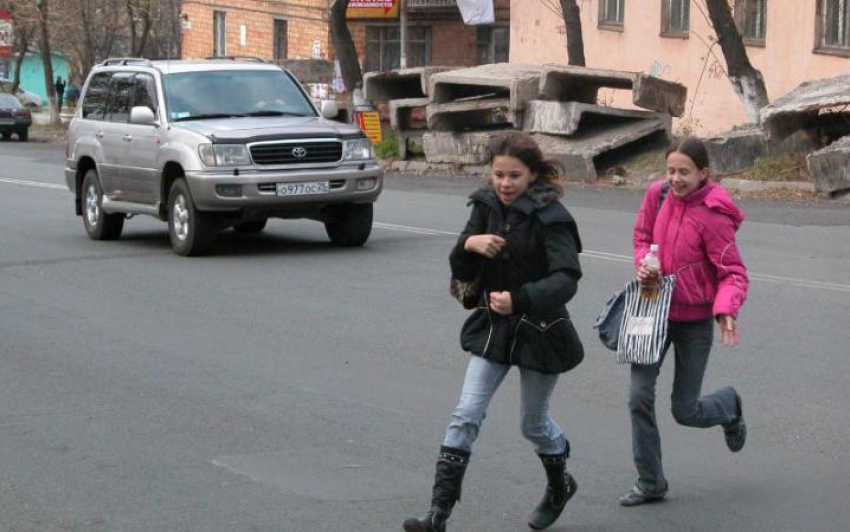 Под Волгоградом водитель на Chevrolet сбил 14-летнюю школьницу