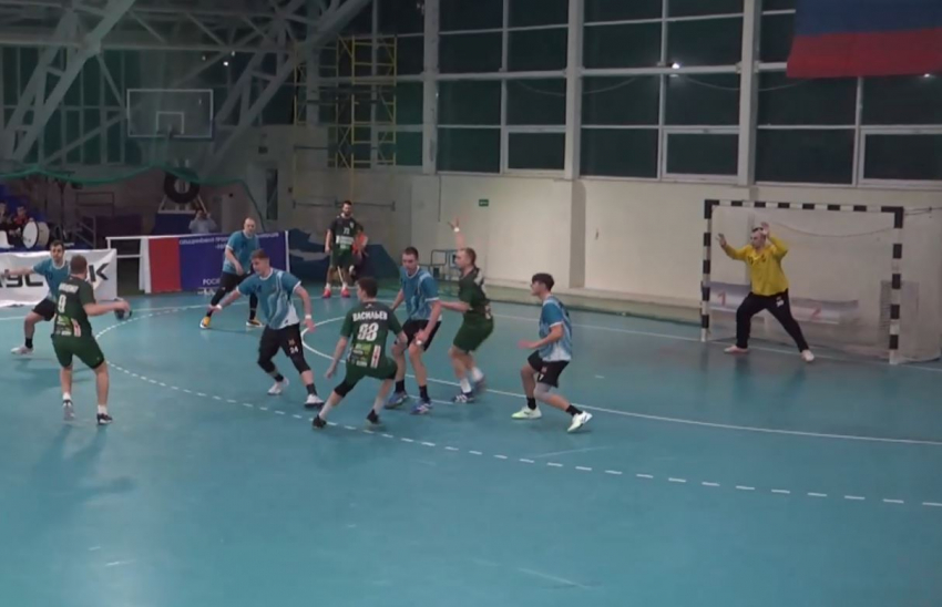 Волгоградский «Каустик» потерпел домашнее поражение 