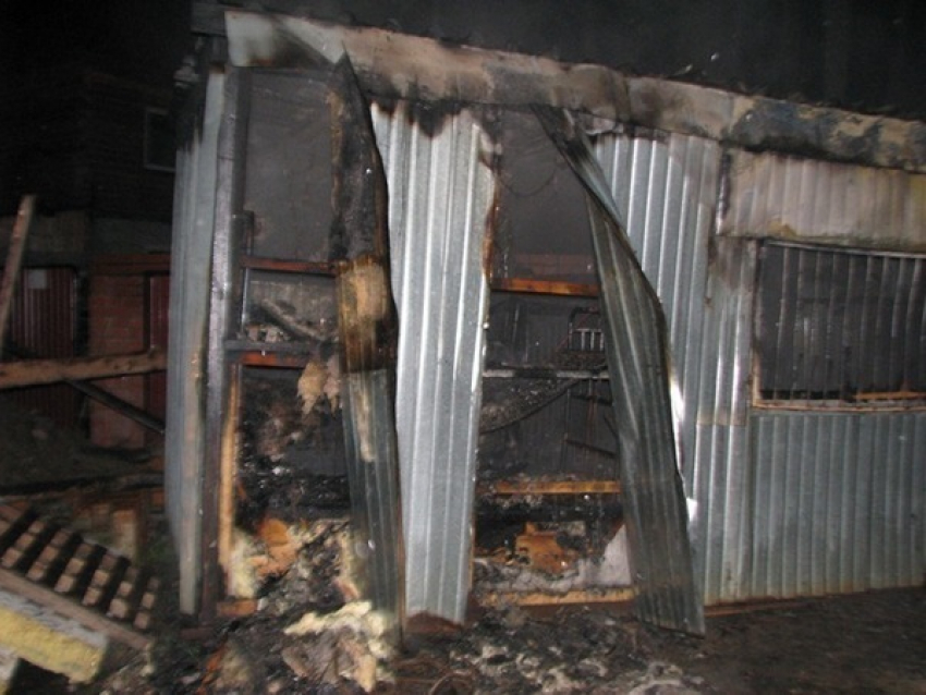 На пожаре в Калачевском районе погибла 39-летняя женщина