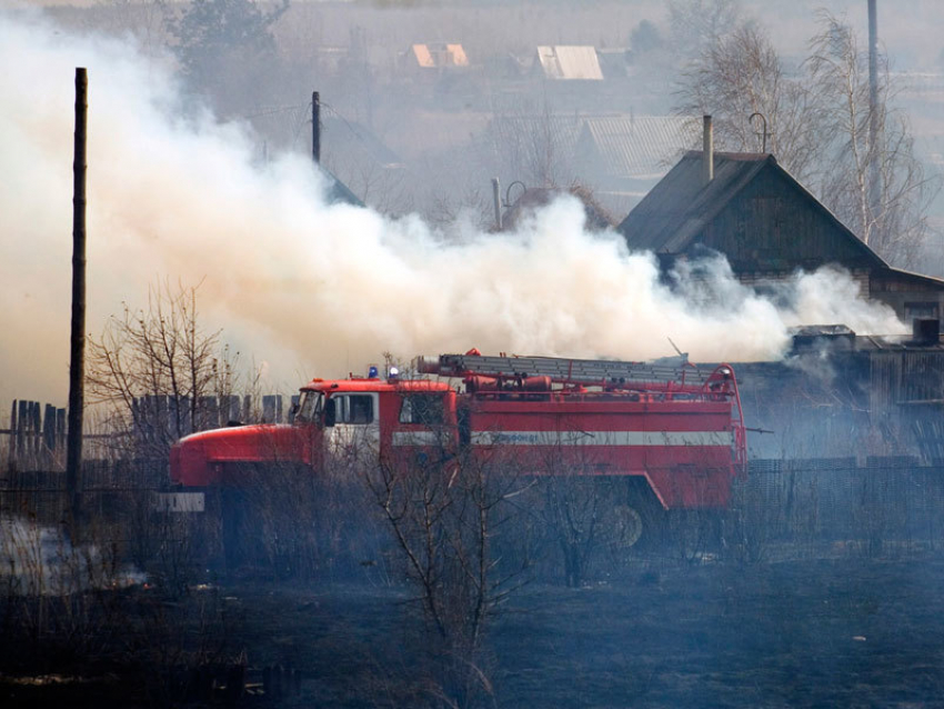 Под Волгоградом при пожаре погиб 37-летний мужчина