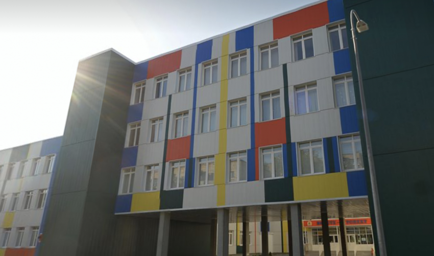 Школу эвакуировали в Волгограде из-за обломков БПЛА