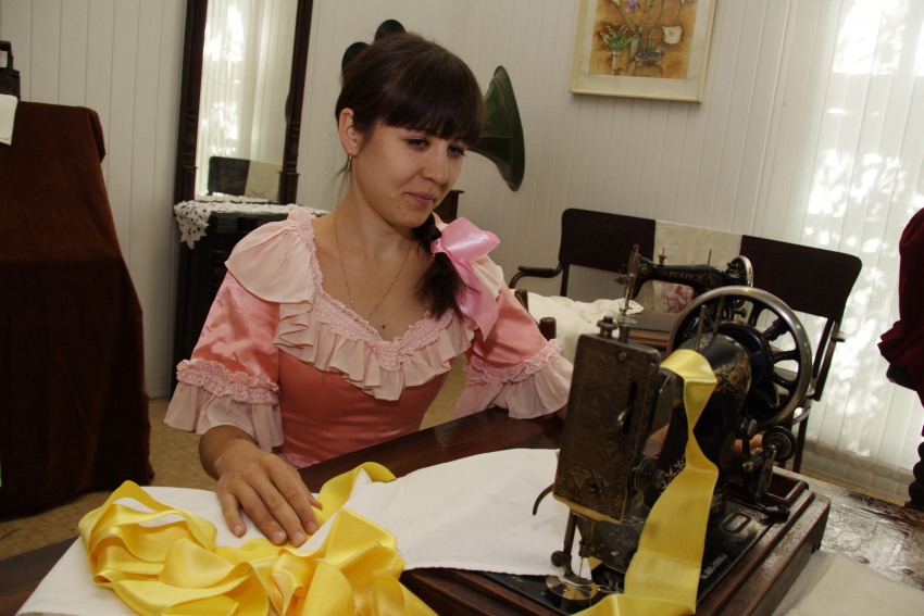 В Волгограде открылся салон женского белья и одежды XIX века