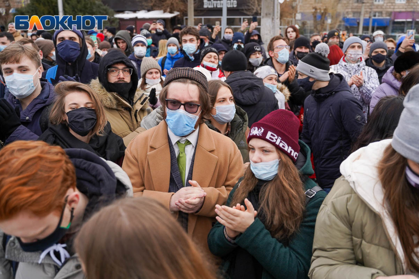  В Волгограде «потеряли» задержанных во время несанкционированного митинга школьников