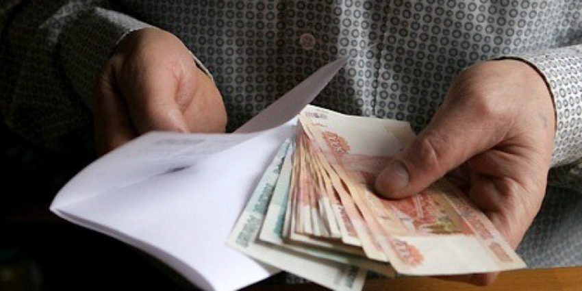 Под Волгоградом банковский должник откупился от пристава 3 тысячами рублей