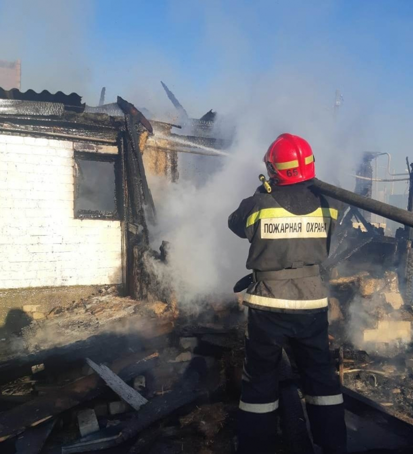 В Волгоградской области сгорели трое человек: один раненый