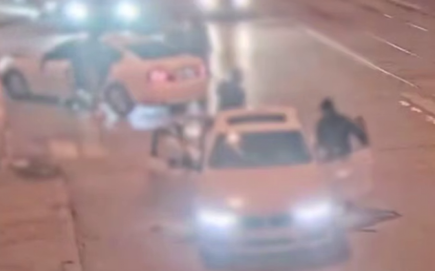 Перестрелка из-за дорожного конфликта в Волгограде попала на видео 