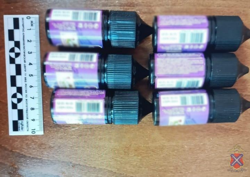 Одноразки и жижу для вейпов массово изъяли в Волгоградской области 