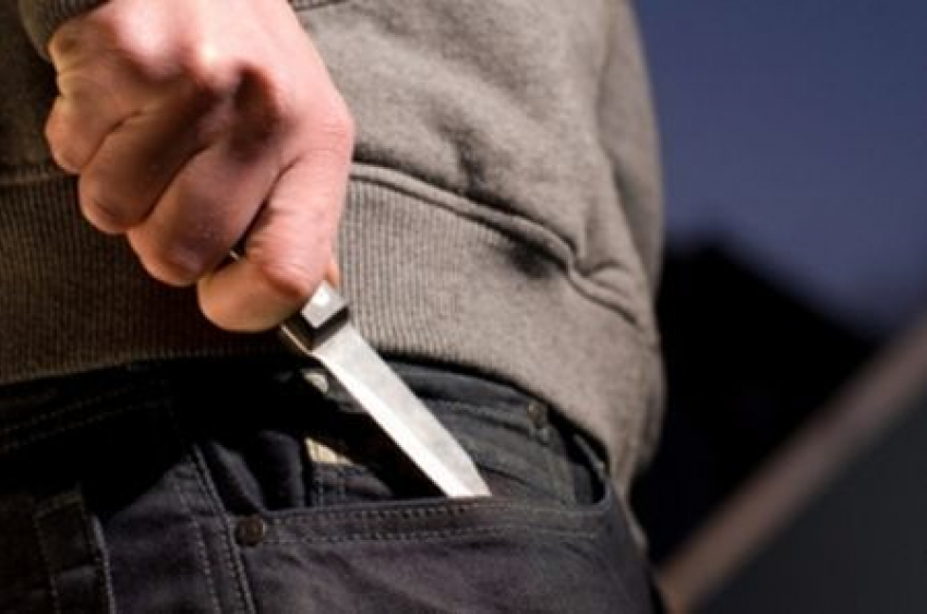 За обвинение в гомосексуализме мужчина вонзил нож в знакомого под Волгоградом 