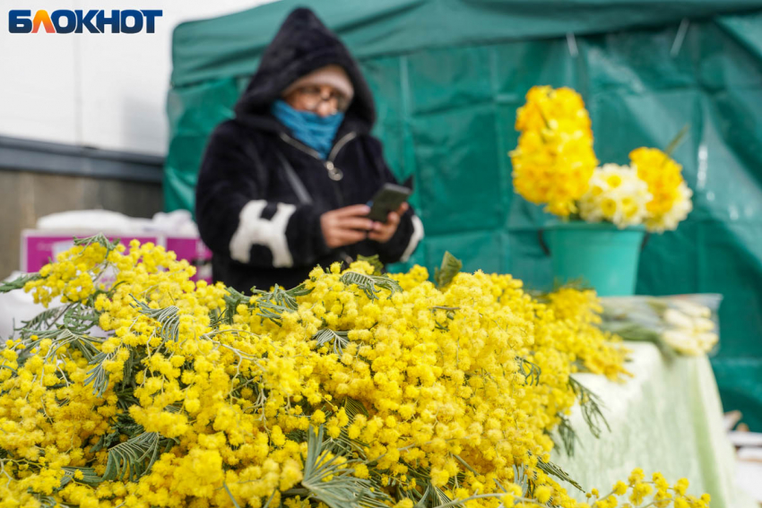 Почти половина волгоградцев считают ненужным дарить цветы женщинам на 8 Марта 
