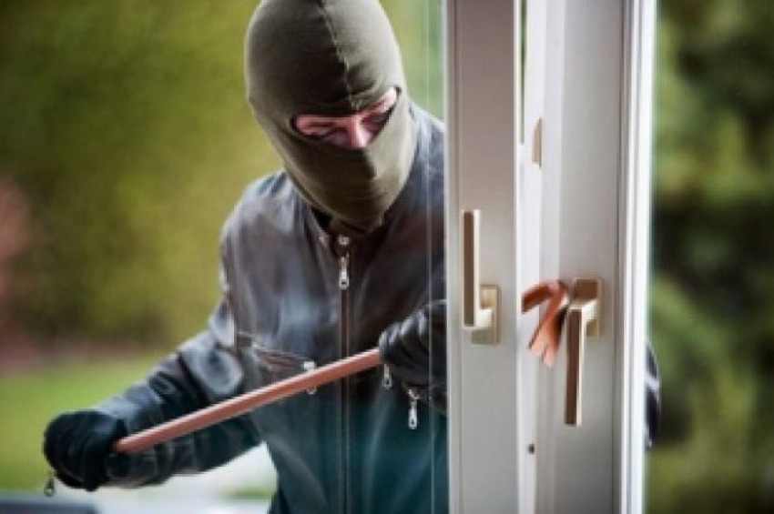 В Волгограде на вокзале задержан вор с бриллиантовыми часами из Ростова-на-Дону