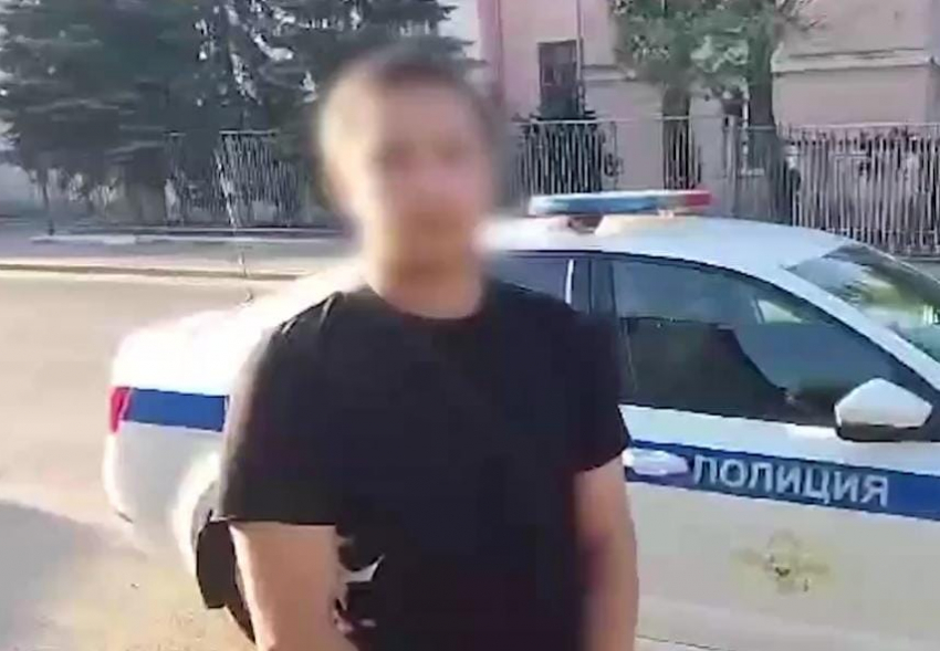 Задержание 16-летнего нетрезвого волгоградца без прав за рулем легковушки попало на видео