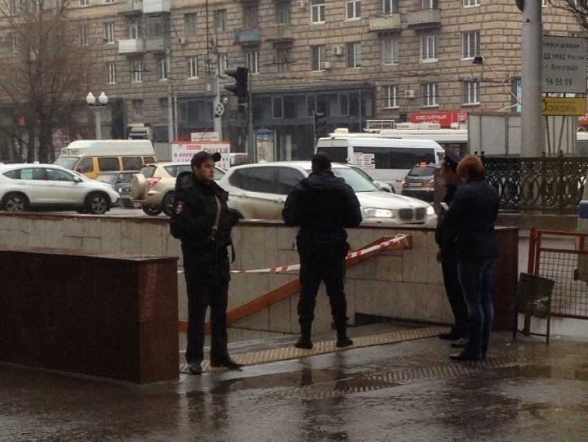 В Волгограде из-за сомнительной сумки на час остановили движение трамваев