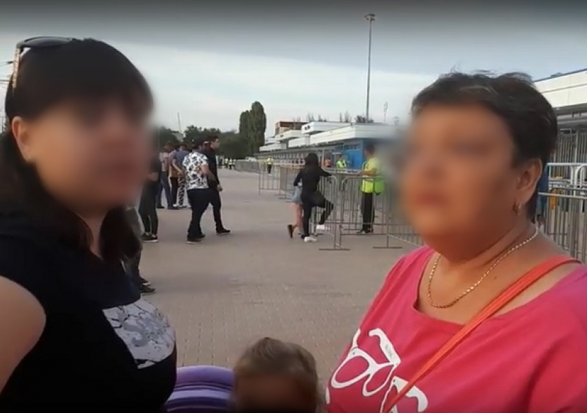 ﻿Семью с двумя детьми не пустили на бесплатный концерт Майданова в Волгограде