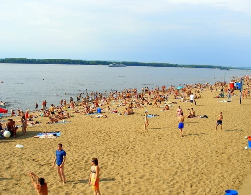 Волгоградцев попросили не брать с собой на пляж бутерброды с маслом
