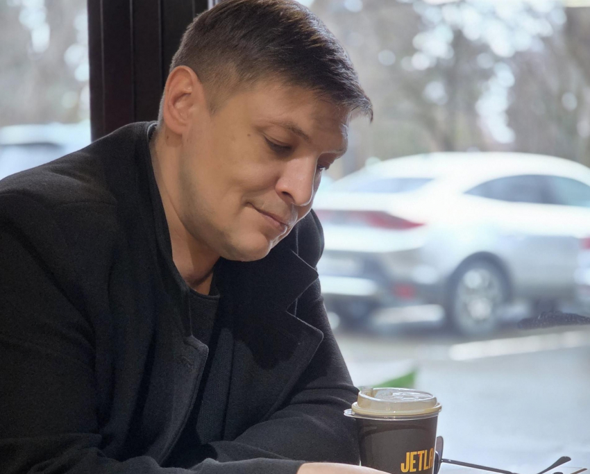 Волгоградский продюсер Сергей Мазанов сообщил об уходе на СВО