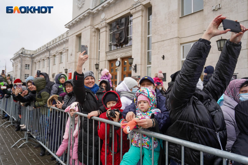 Волгоградские мамы получат предновогодние выплаты на детей