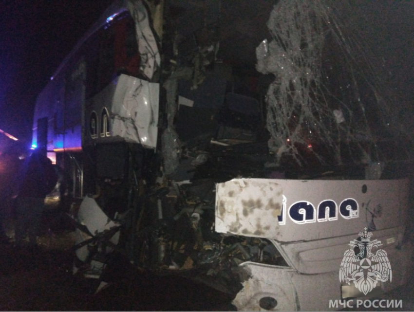 Автобус «Диана Тур» по дороге из Волгограда разбился с пассажирами в салоне