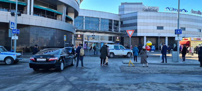 ТЦ «ВолгаМолл» эвакуировали из-за угрозы взрыва в Волжском