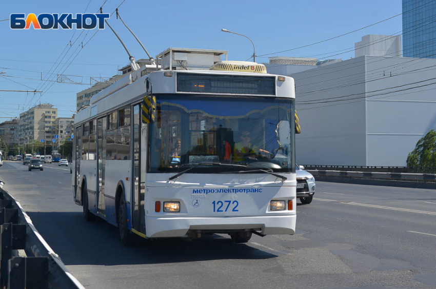 Пассажирка попала в больницу после поездки на троллейбусе в Волгограде 