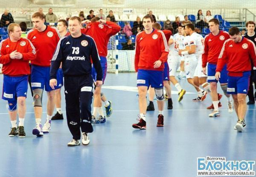 Падение волгоградского «Каустика» продолжается